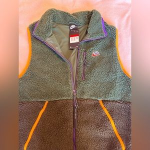 NWT Nike Vest